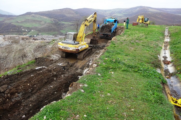 EXHUMATION EFFORTS INTENSIFIED AT THE SITE OF BUĆA POTOK. ENGAGEMENT OF ADDITIONAL MACHINERY WILL ACCELERATE THE EFFORTS AIMED AT FINDING THE MORTAL REMAINS