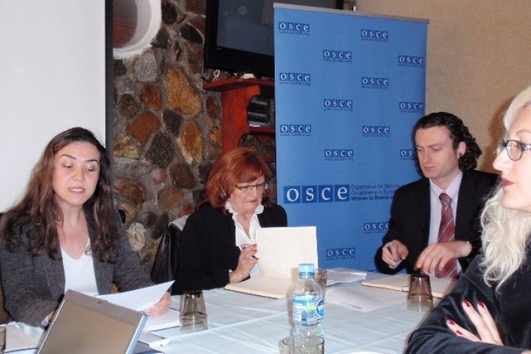 U SREBRENICI JE, 19.04.2012. GODINE, ODRŽAN DRUGI OKRUGLI STO O PROCESUIRANJU PREDMETA RATNIH ZLOČINA U ORGANIZACIJI MISIJE OSCE-a U BiH, NA KOJEM SU SUDJELOVALI PREDSTAVNICI TUŽILAŠTVA BiH 