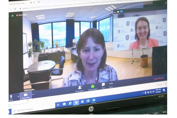 SASTANAK GLAVNE TUŽITELJICE GORDANE TADIĆ I ŠEFICE MISIJE OSCE-a U BiH NJ.E. KATHLEEN KAVALEC ODRŽAN PUTEM VIDEO-KONFERENCIJE