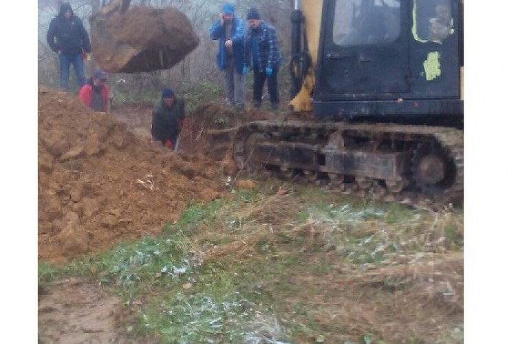 NA PODRUČJU SANSKOG MOSTA VRŠI SE EKSHUMACIJA I POTRAGA ZA POSMRTNIM OSTACIMA ŽRTAVA NESTALIH U JESEN 1995. GODINE