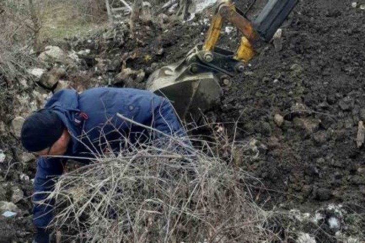 UNDER THE SUPERVISION OF THE PROSECUTOR’S OFFICE OF BIH, EXHUMATION CARRIED OUT AT THE SITE OF MALA BUKOVICA, MUNICIPALITY OF TRAVNIK; MORTAL REMAINS OF AT LEAST ONE BODY FOUND