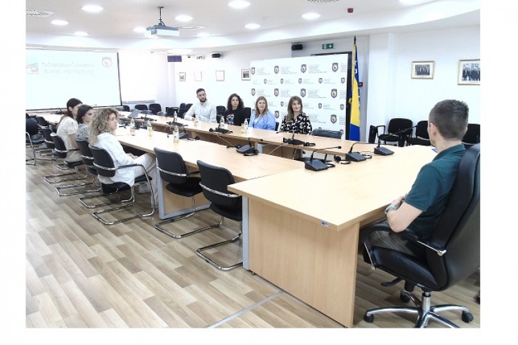 STUDENTS OF POLITICAL SCIENCES AND INTERNATIONAL RELATIONS FROM THE SARAJEVO SCHOOL OF SCIENCE AND TECHNOLOGY VISIT THE BIH PROSECUTOR’S OFFICE