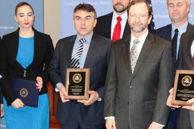 CHIEF PROSECUTOR AND EMPLOYEES OF THE PROSECUTOR’S OFFICE OF BiH WERE PRESENTED WITH RECOGNITION AWARDS BY THE U.S. AMBASSADOR TO BIH