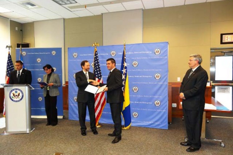 CHIEF PROSECUTOR AND EMPLOYEES OF THE PROSECUTOR’S OFFICE OF BiH WERE PRESENTED WITH RECOGNITION AWARDS BY THE U.S. AMBASSADOR TO BIH