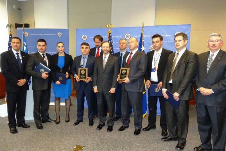 CHIEF PROSECUTOR AND EMPLOYEES OF THE PROSECUTOR’S OFFICE OF BiH WERE PRESENTED WITH RECOGNITION AWARDS BY THE U.S. AMBASSADOR TO BIH