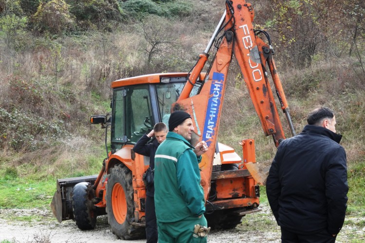 EXHUMATION EFFORTS INTENSIFIED AT THE SITE OF BUĆA POTOK. ENGAGEMENT OF ADDITIONAL MACHINERY WILL ACCELERATE THE EFFORTS AIMED AT FINDING THE MORTAL REMAINS