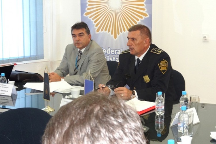 ODRŽAN SASTANAK GLAVNOG TUŽITELJA SA RAVNATELJEM FEDERALNE UPRAVE POLICIJE I POLICIJSKIM KOMESARIMA KANTONA U FBiH
