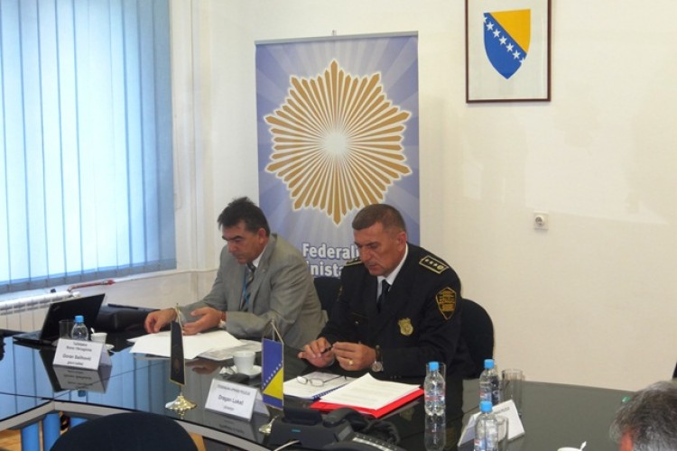 ODRŽAN SASTANAK GLAVNOG TUŽITELJA SA RAVNATELJEM FEDERALNE UPRAVE POLICIJE I POLICIJSKIM KOMESARIMA KANTONA U FBiH