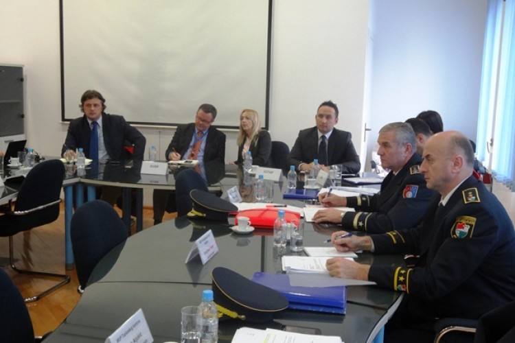 ODRŽAN SASTANAK GLAVNOG TUŽITELJA SA RAVNATELJEM FEDERALNE UPRAVE POLICIJE I POLICIJSKIM KOMESARIMA KANTONA U FBiH