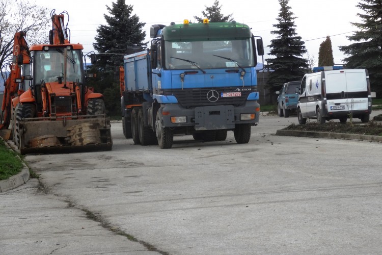 ARMED FORCES OF BIH ASSIST THE PROSECUTOR’S OFFICE OF BIH WITH EXHUMATIONS AT TOMAŠICA AND BUĆA POTOK LANDFILL. PROSECUTOR’S OFFICE OF BIH EXPRESSES ITS GRATITUDE TO THE PRESIDENCY FOR ITS UNDERSTANDING AND URGENT ACTION