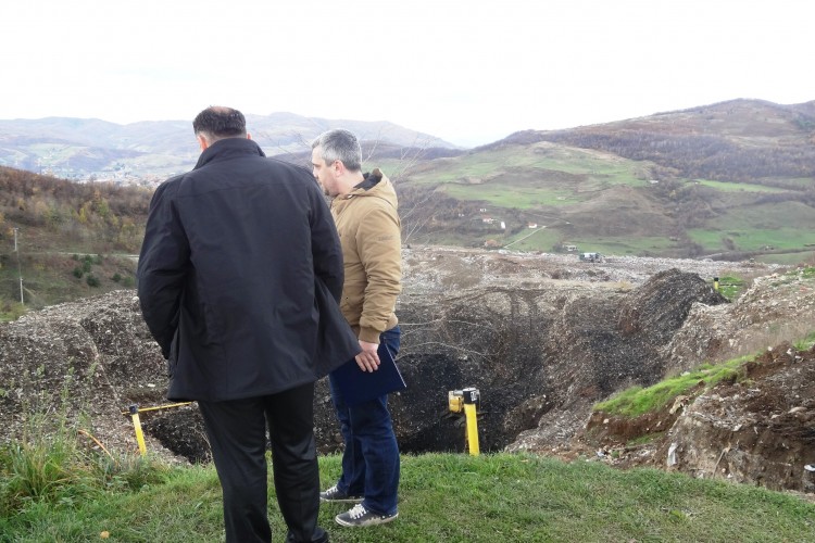 ARMED FORCES OF BIH ASSIST THE PROSECUTOR’S OFFICE OF BIH WITH EXHUMATIONS AT TOMAŠICA AND BUĆA POTOK LANDFILL. PROSECUTOR’S OFFICE OF BIH EXPRESSES ITS GRATITUDE TO THE PRESIDENCY FOR ITS UNDERSTANDING AND URGENT ACTION