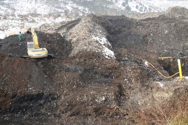 EXCAVATIONS WITHIN THE EXHUMATION PROCESS CARRIED OUT AT THE LOCATIONS OF TOMAŠICA AND BUĆA POTOK. ONE MICRO-LOCATION SITUATED NEAR THE MAIN MASS GRAVE SITE IS BEING PROBED AT TOMAŠICA