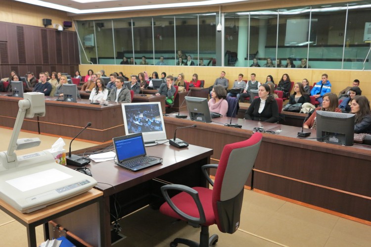 PREDSTAVNICI TUŽILAŠTVA BiH ODRŽALI PREZENTACIJU STUDENTIMA PRAVNOG FAKULTETA IZ ZENICE