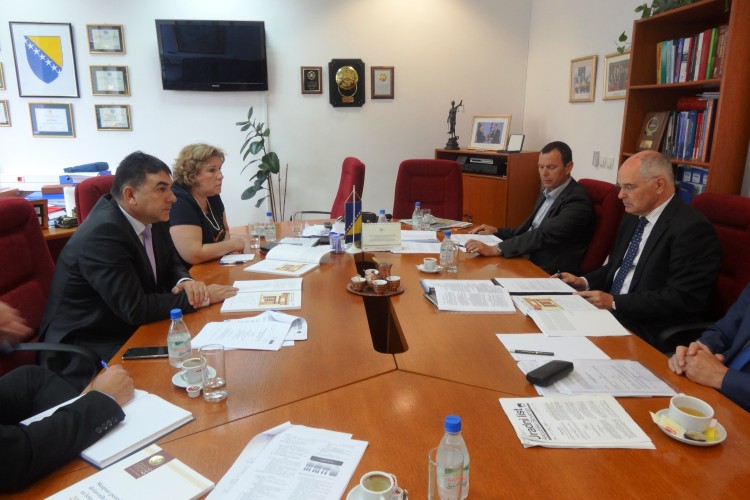 CHIEF PROSECUTOR MET WITH THE DELEGATION OF THE OFFICE OF THE STATE PROSECUTOR GENERAL OF THE REPUBLIC OF SLOVENIA. CENTRAL TOPICS OF THE MEETING PERTAINED TO THE INTERSTATE COOPERATION IN FIGHTING ALL FORMS OF CRIMES
