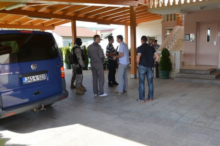 PO NALOGU TUŽILAŠTVA BiH U VIŠE GRADOVA PROVODI SE AKCIJA KODNOG IMENA „MESO“. OVO JE JEDNA OD NAJVEĆIH AKCIJA U BORBI PROTIV ORGANIZOVANOG KRIMINALA I VIŠEMILIONSKIH PORESKIH UTAJA