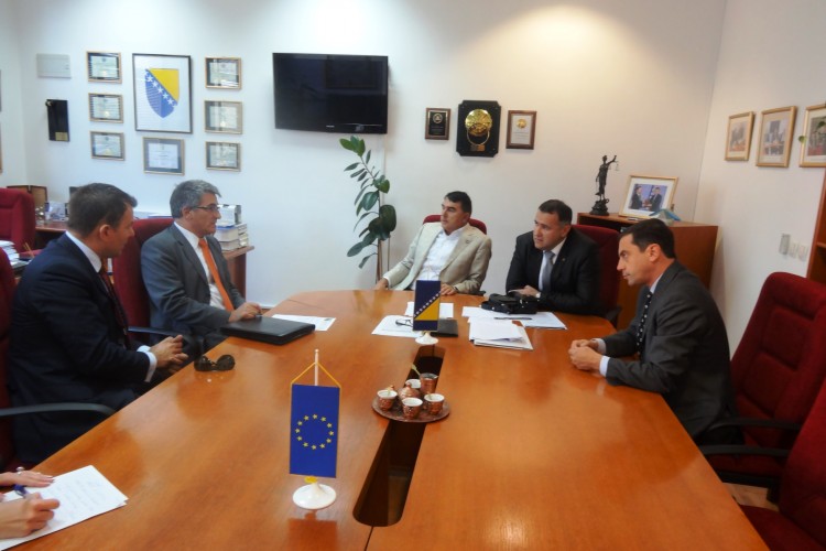 GLAVNI TUŽILAC SE SASTAO SA POLICIJSKIM ATAŠEOM AMBASADE ITALIJE. RAZGOVARANO O REALIZACIJI PROJEKATA MEĐUNARODNE SARADNJE U BORBI PROTIV ORGANIZIRANOG KRIMINALA