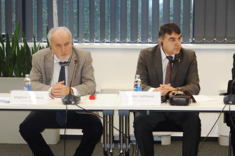 Glavni tužitelji Goran Salihović i Vladimir Vukčević dali su prvi zajednički intervju koji je emitiran u ponedjeljak, na televiziji Al Jazeera