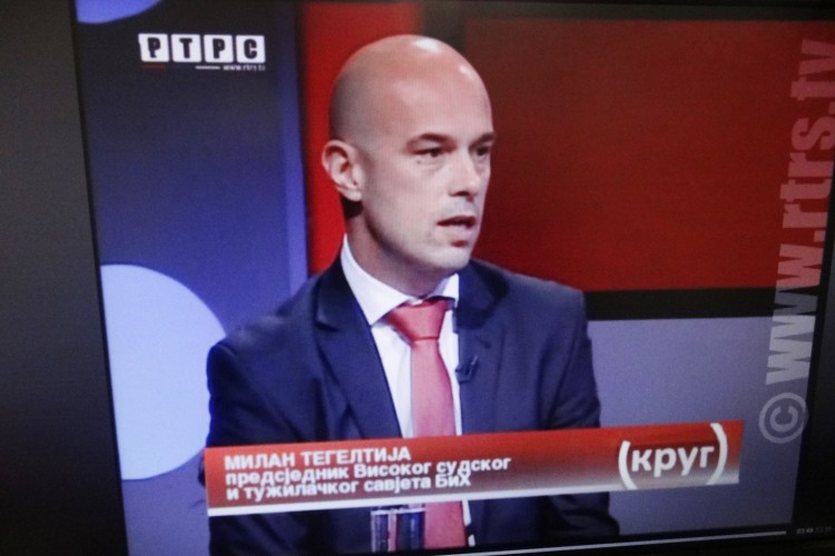 U emisiji „Krug“, emitiranoj na RTRS, glavni tužitelj TBiH, Goran Salihović, i predsjednik VSTV-a BiH Milan Tegeltija, govorili su o situaciji u pravosuđu, procesuiranju predmeta ratnih zločina, kao i budućem radu ovih institucija i jačanju kapaciteta