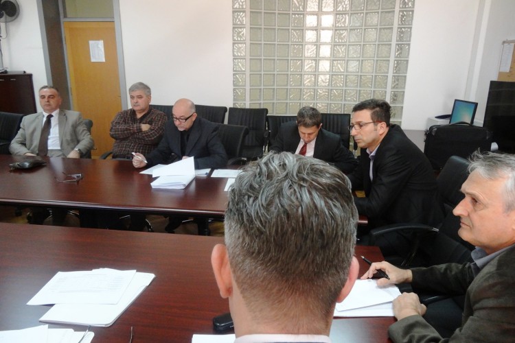 GLAVNI TUŽILAC UPUTIT ĆE INSTRUKCIJU O NASTAVKU AKTIVNOSTI I PREGLEDA STANJA NEIDENTIFIKOVANIH POSMRTNIH OSTATAKA. BIT ĆE RAĐENA ANALIZA I IDENTIFIKACIJA OKO 1500 PRONAĐENIH POSMRTNIH OSTATAKA