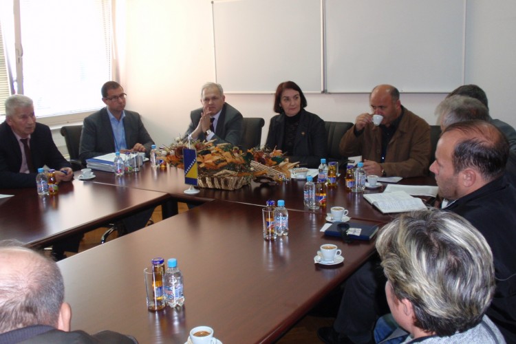 РУКОВОДСТВО ПОСЕБНОГ ОДЈЕЛА ЗА РАТНЕ ЗЛОЧИНЕ ОДРЖАЛО САСТАНАК СА ПРЕДСТАВНИЦИМА ЖРТАВА ИЗ ЗВОРНИКА И ОКОЛИНЕ