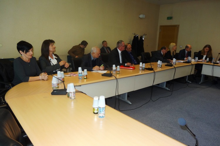 GORDANA TADIĆ I SERGE BRAMMERTZ SU SE SASTALI SA PREDSTAVNICIMA ŽRTAVA RATNIH ZLOČINA IZ SVIH NARODA I SVIH KRAJEVA BiH