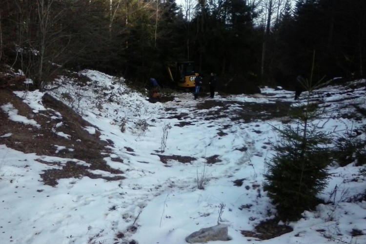 U OPĆINI VLASENICA, PO NALOGU TUŽILAŠTVA BiH, PROVODI SE EKSHUMACIJA; PRONAĐENI NEKOMPLETNI OSTACI JEDNOG TIJELA, POTRAGA SE NASTAVLJA