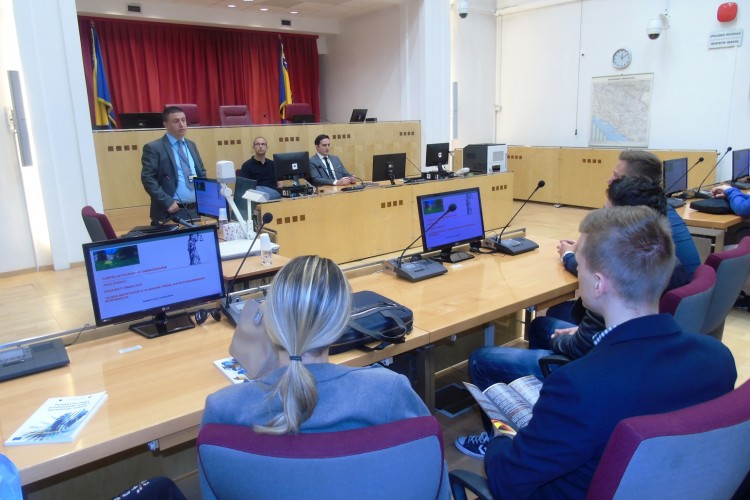 СТУДЕНТИ ПРАВНОГ ФАКУЛТЕТА ПОСЈЕТИЛИ ТУЖИЛАШТВО БиХ