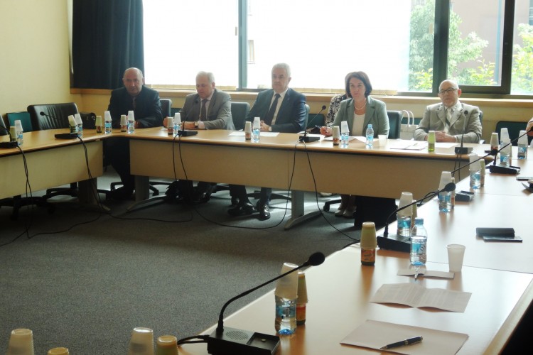 ШТО БРЖИ ПРОНАЛАЗАК И ИДЕНТИФИКАЦИЈА ОКО 7.000 ЛИЦА ЗА КОЈИМА СЕ ЈОШ УВИЈЕК ТРАГА, ТЕМА ЈЕ ОДРЖАНОГ САСТАНКА ЗВАНИЧНИКА ТУЖИЛАШТВА БиХ И ИНСТИТУЦИЈА БиХ СА ГЛАВНИМ ТУЖИОЦЕМ ПРИ ММКС-у, СЕРЖОМ БРАМЕРЦОМ