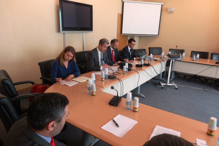 ШТО БРЖИ ПРОНАЛАЗАК И ИДЕНТИФИКАЦИЈА ОКО 7.000 ЛИЦА ЗА КОЈИМА СЕ ЈОШ УВИЈЕК ТРАГА, ТЕМА ЈЕ ОДРЖАНОГ САСТАНКА ЗВАНИЧНИКА ТУЖИЛАШТВА БиХ И ИНСТИТУЦИЈА БиХ СА ГЛАВНИМ ТУЖИОЦЕМ ПРИ ММКС-у, СЕРЖОМ БРАМЕРЦОМ