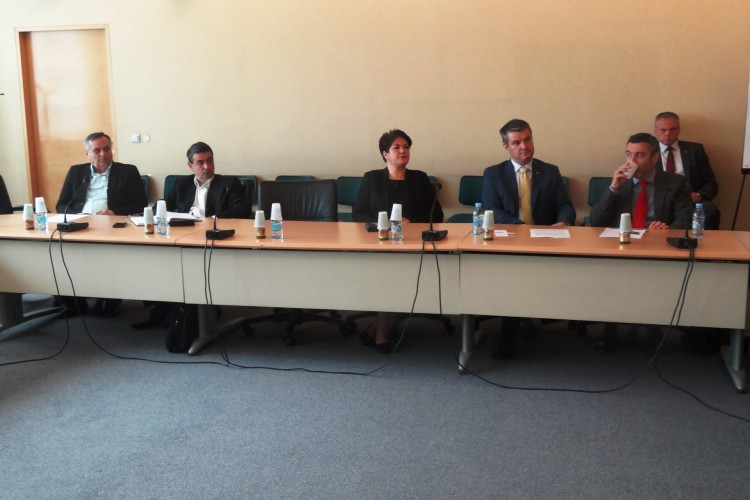 ШТО БРЖИ ПРОНАЛАЗАК И ИДЕНТИФИКАЦИЈА ОКО 7.000 ЛИЦА ЗА КОЈИМА СЕ ЈОШ УВИЈЕК ТРАГА, ТЕМА ЈЕ ОДРЖАНОГ САСТАНКА ЗВАНИЧНИКА ТУЖИЛАШТВА БиХ И ИНСТИТУЦИЈА БиХ СА ГЛАВНИМ ТУЖИОЦЕМ ПРИ ММКС-у, СЕРЖОМ БРАМЕРЦОМ