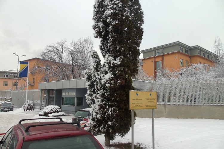 PODIGNUTA OPTUŽNICA PROTIV ŠEST OSOBA U PREDMETU PRESIJECANJA LANCA KRIJUMČARENJA I RASTURANJA VELIKIH KOLIČINA VISOKOTARIFNIH ROBA