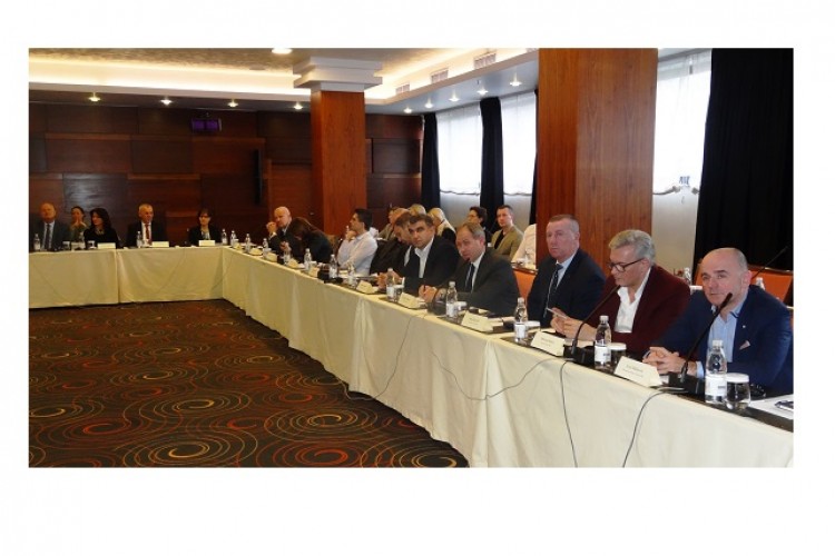 САСТАНАК ГЛАВНИХ ТУЖИЛАЦА И РУКОВОДИЛАЦА ПОЛИЦИЈСКИХ АГЕНЦИЈА О УСПОСТАВИ МРЕЖЕ СПЕЦИЈАЛИЗОВАНИХ ТУЖИЛАЦА И ИСТРАЖИЛАЦА ЗА БОРБУ ПРОТИВ ТРГОВИНЕ ЉУДИМА ОДРЖАН У САРАЈЕВУ