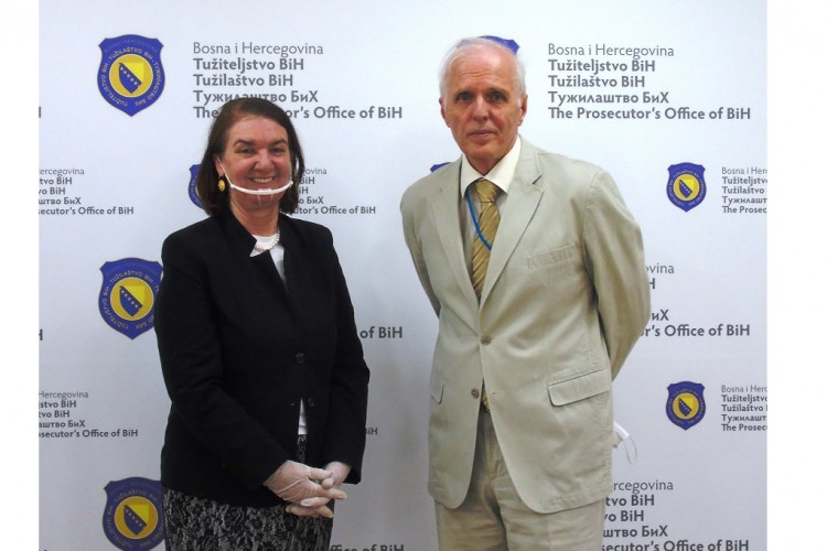 ЗА ТУЖИОЦА МИРОСЛАВА Д. МАРКОВИЋА У ТУЖИЛАШТВУ БОСНЕ И ХЕРЦЕГОВИНЕ УПРИЛИЧЕН ПРИЈЕМ ПОВОДОМ ОДЛАСКА У ПЕНЗИЈУ