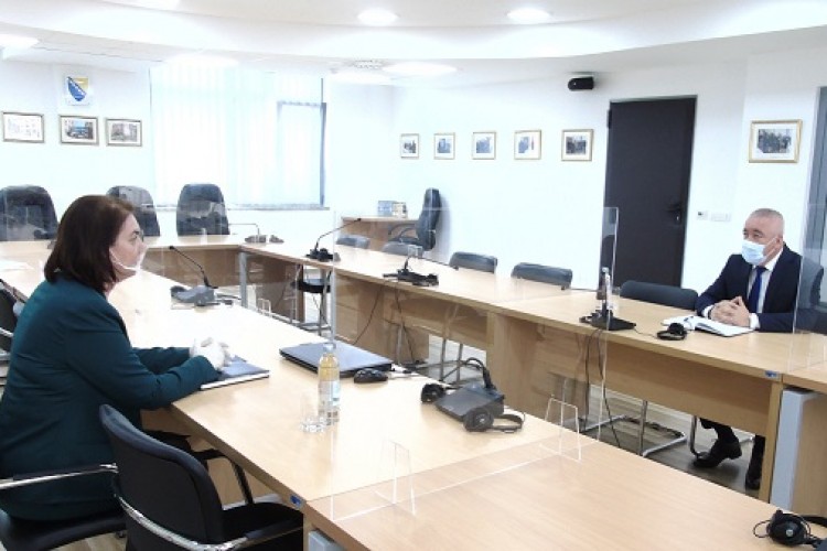 ОДЛУЧНА И ПАРТНЕРСКА САРАДЊА У ЈАЧАЊУ ВЛАДАВИНЕ ПРАВА И БЕЗБЈЕДНОСТИ ЗА СВЕ ГРАЂАНЕ БОСНЕ И ХЕРЦЕГОВИНЕ