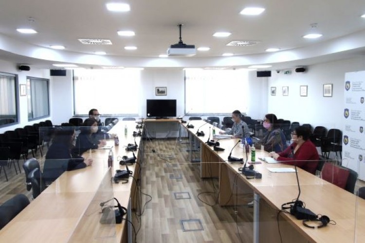 ГЛАВНА ТУЖИТЕЉКА САСТАЛА СЕ СА ЗВАНИЧНИЦИМА БРИТАНСКЕ АМБАСАДЕ АНГАЖОВАНИМ НА ПРОЈЕКТИМА ЗА ЈАЧАЊЕ ВЛАДАВИНЕ ПРАВА