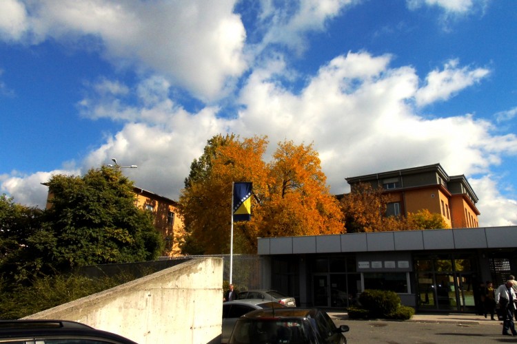 НА ПОДРУЧЈУ БАЊЕ ЛУКЕ ЛИШЕНО СЛОБОДЕ ВИШЕ ЛИЦА ОСУМЊИЧЕНИХ ЗА ЗЛОЧИН ПРОТИВ ЧОВЈЕЧНОСТИ