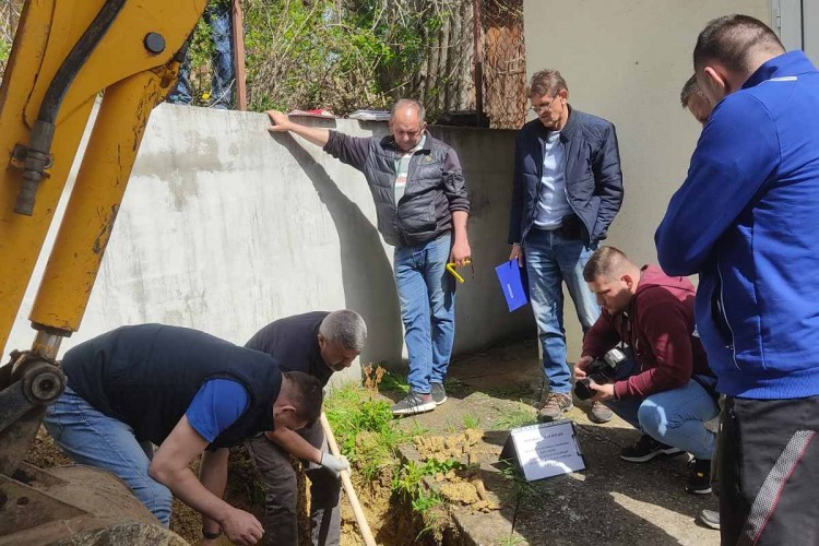НА ЕКСХУМАЦИЈИ НА ПОДРУЧЈУ ОПШТИНЕ ЛОПАРЕ ПРОНАЂЕНИ ПОСМРТНИ ОСТАЦИ