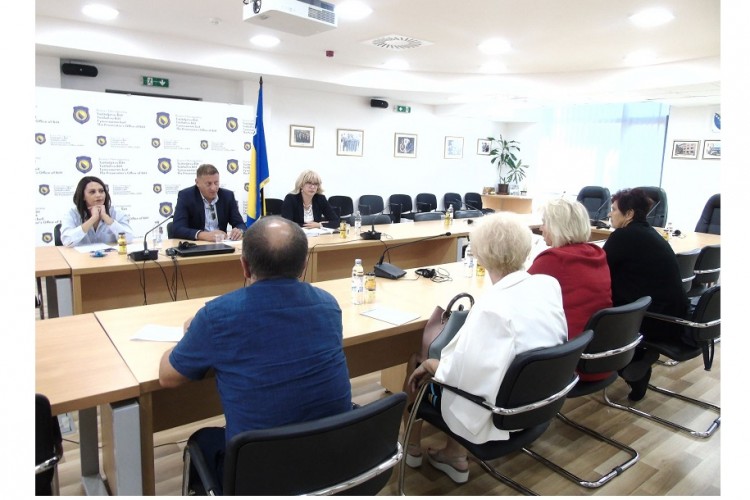 U TUŽITELJSTVU BiH ODRŽANI SASTANCI SA PREDSTAVNICIMA UDRUGA ŽRTAVA I OBITELJI OŠTEĆENIH U PREDMETIMA RATNIH ZLOČINA IZ RAZLIČITIH PODRUČJA BiH